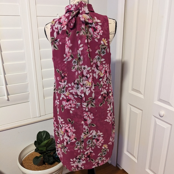 WHBM | Floral Shift Dress with Neck Tie - Picture 2 of 3
